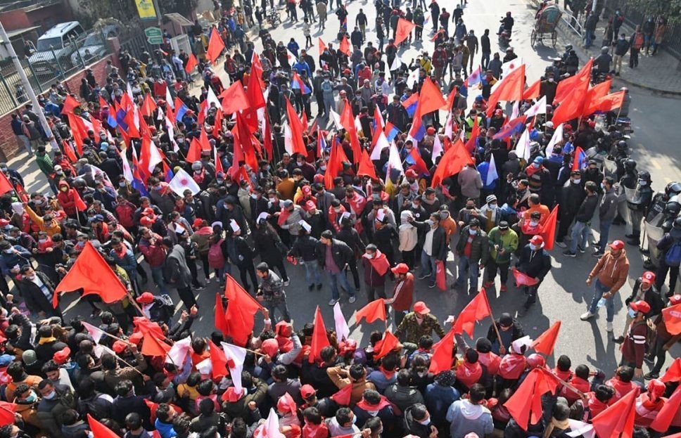 प्रचण्ड–नेपाल समूहको जुलुस सहितको प्रदर्शन शुरु