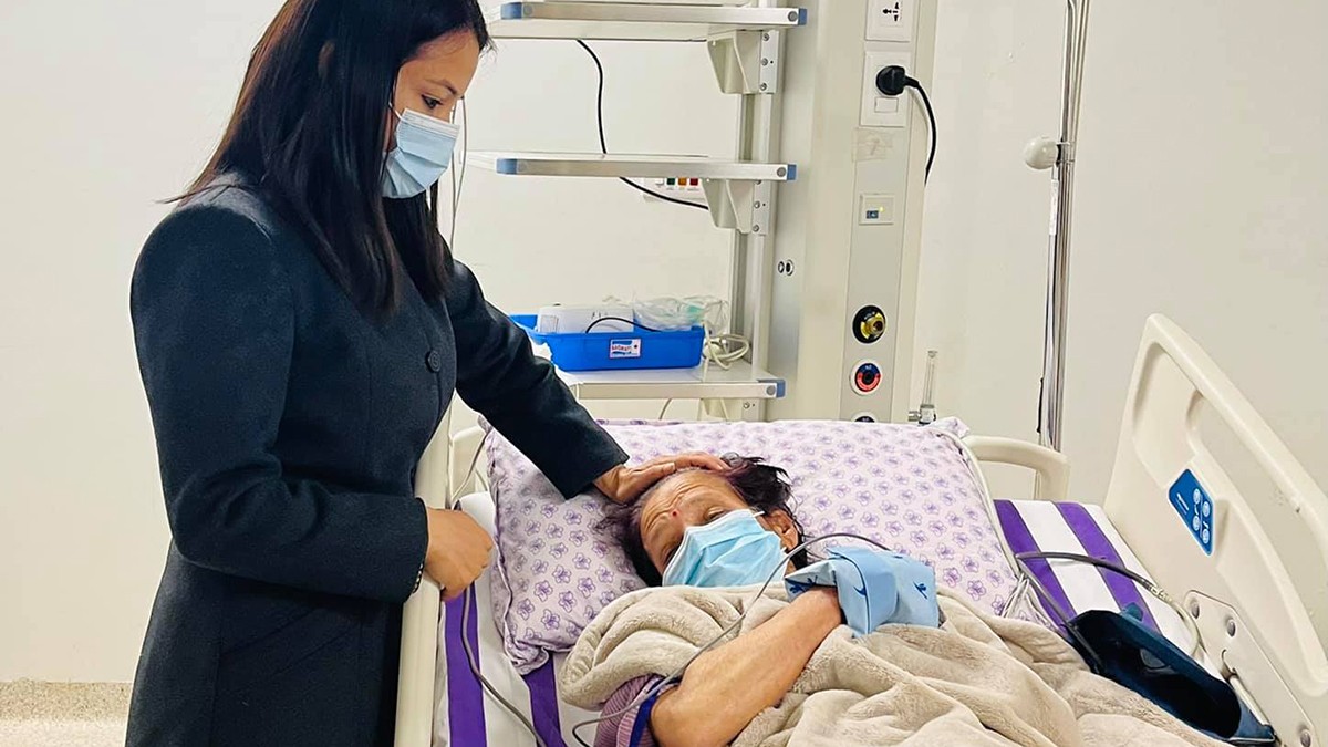 प्रचण्डपत्नी सीता दाहाल अस्पताल भर्ना