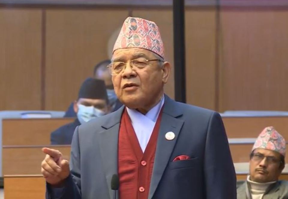 प्रधानमन्त्री ओलीसंग मेरो सम्बन्ध पदले बनेको होइन,जमानादेखिको हो  -  वामदेव गौतम