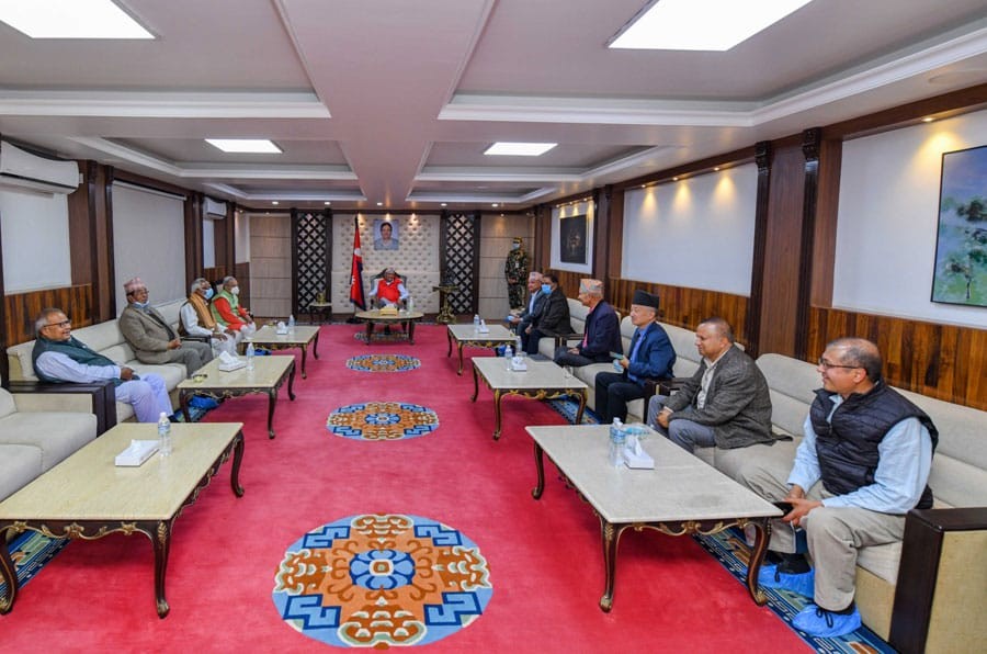 जसपाका बहुमत सदस्य किन ओली सरकारलाई ढाल्दै -  ठाकुर–महतो पक्षको के छ निर्णय ?