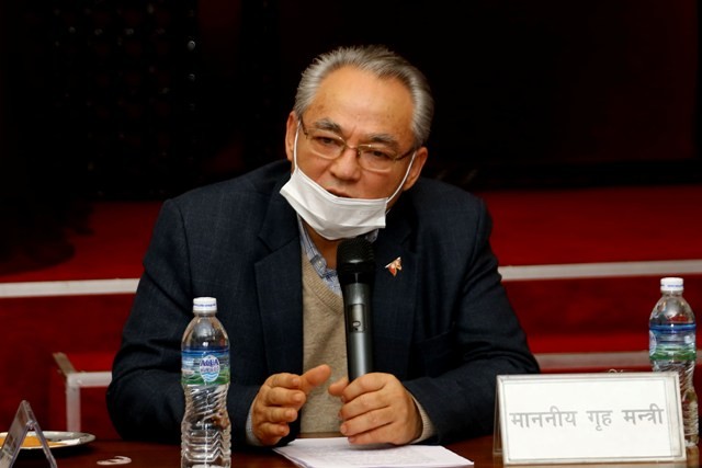 गृहमन्त्री थापाको पद धरापमा