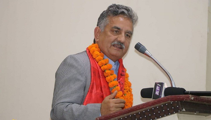 ओली सरकारबाट हटेलगत्तै ‘आई लभ यु केपी बा’ भन्नेहरू पनि हराउने -   नेता सुरेन्द्र पाण्डे