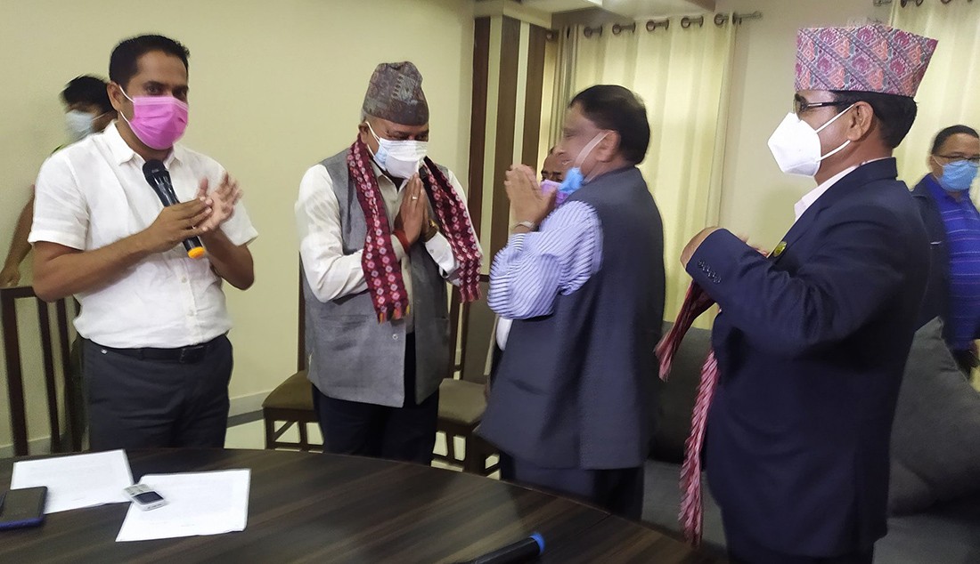 एमालेबाट राजीनामा दिएका प्रदेश सांसद किन गर्‍यो कांग्रेसमा प्रवेश ?  के छ भित्रीको पोल ?