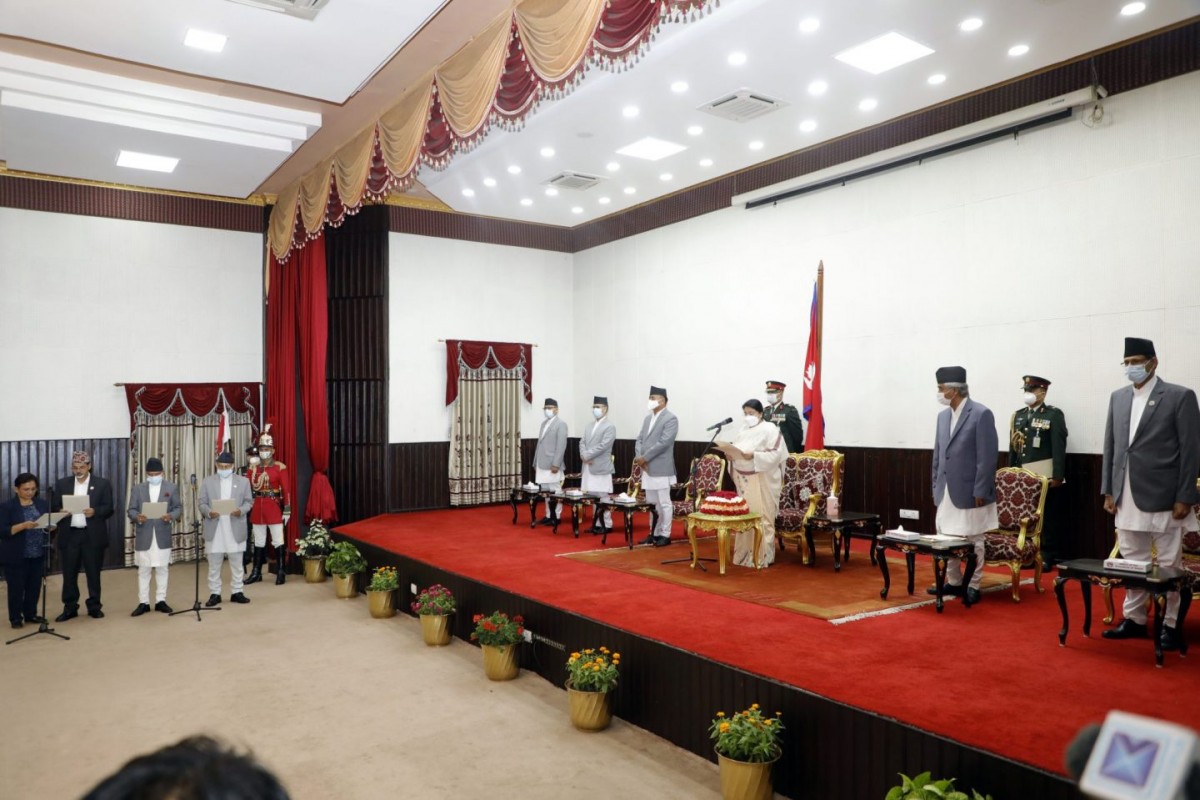 चार मन्त्रीले लिए सपथ, को को बने मन्त्री ?