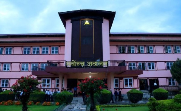 परराष्ट्रमन्त्री खड्काको सपथ गैरकानूनी भएको भन्दै बदरको मागसहित पुग्यो सर्वोच्चमा रिट