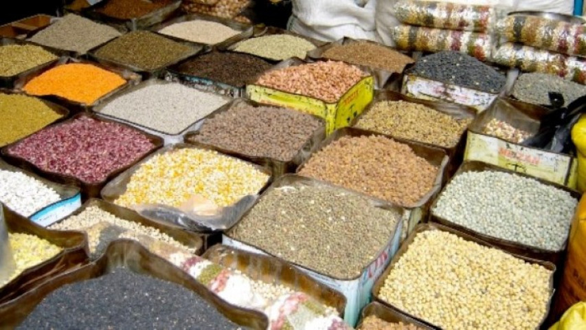 भैरहवामा बजार अनुगमन तीब्र : गुणस्तरहीन खाद्यवस्तु बिक्री गर्नेलाई कारबाही