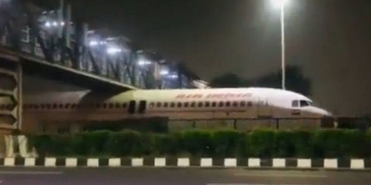 यस्तो रहेछ आकाशे पुलमुनि फसेको एयर इन्डिया विमानको वास्तविकता !