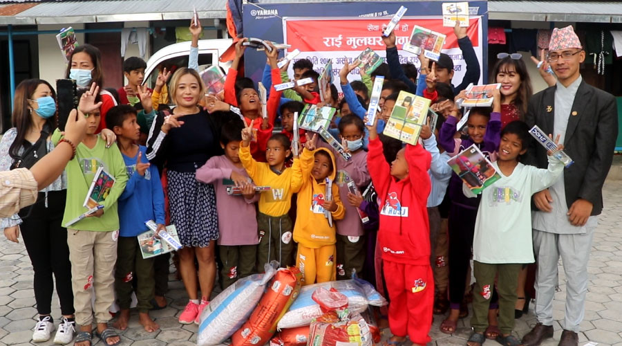 राई मुलघरको नेतृत्वमा ३ आश्रममा राहत बितरण