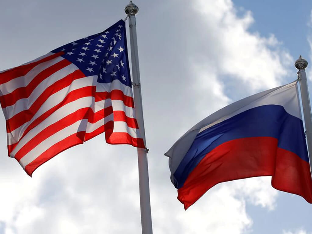 अमेरिकालाई टक्कर दिदैं रुसले अन्तरिक्षमा पहिलो पटक फिल्मको छायांकन गरेर फर्कियो !