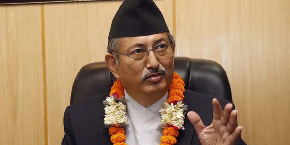 सुर्खेत पुगेका कार्यवाहक प्रधानमन्त्री खाँणलाई नवनियुक्त मुख्यमन्त्री शाहीले गरे स्वागत