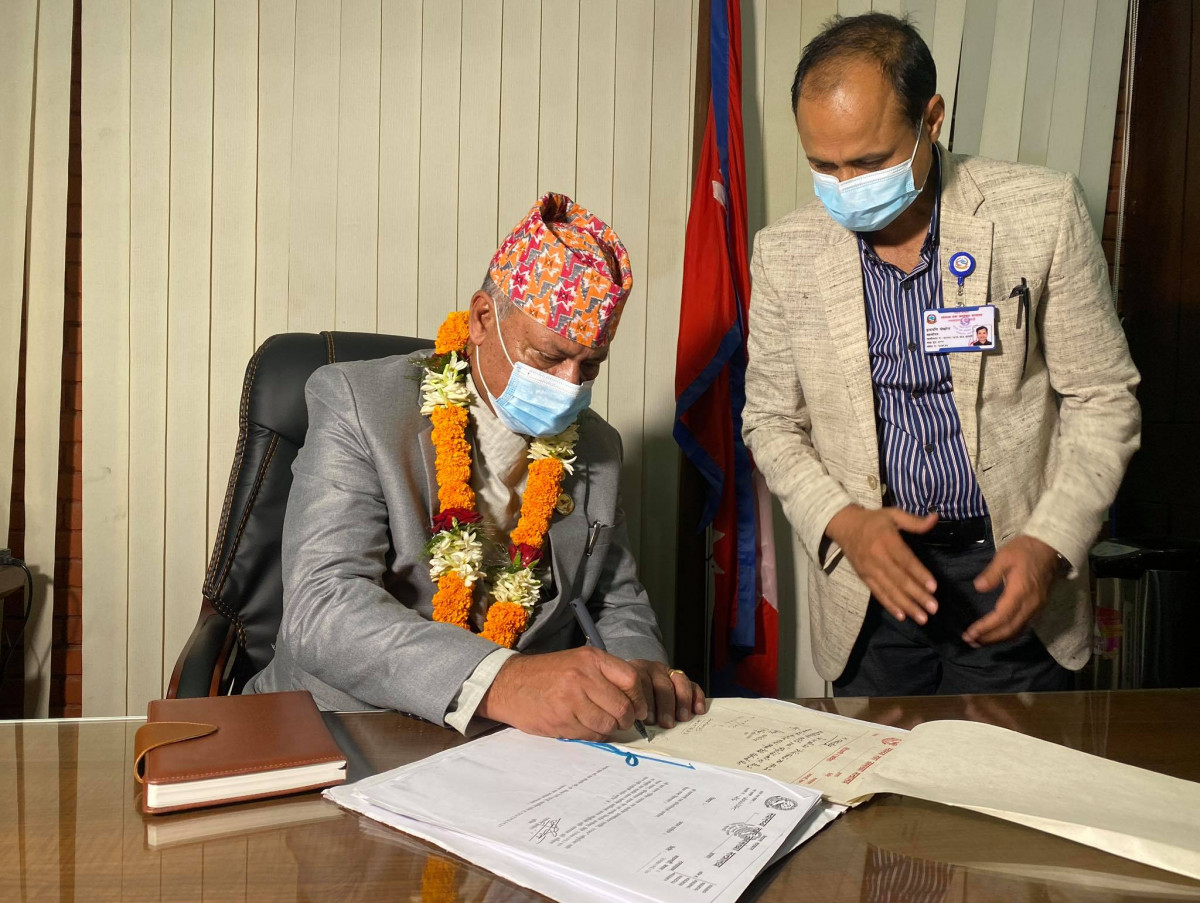 मन्त्री खतिवडाले गरे तिहारपछि खोप केन्द्र सञ्चालन गर्ने प्रतिबद्धता