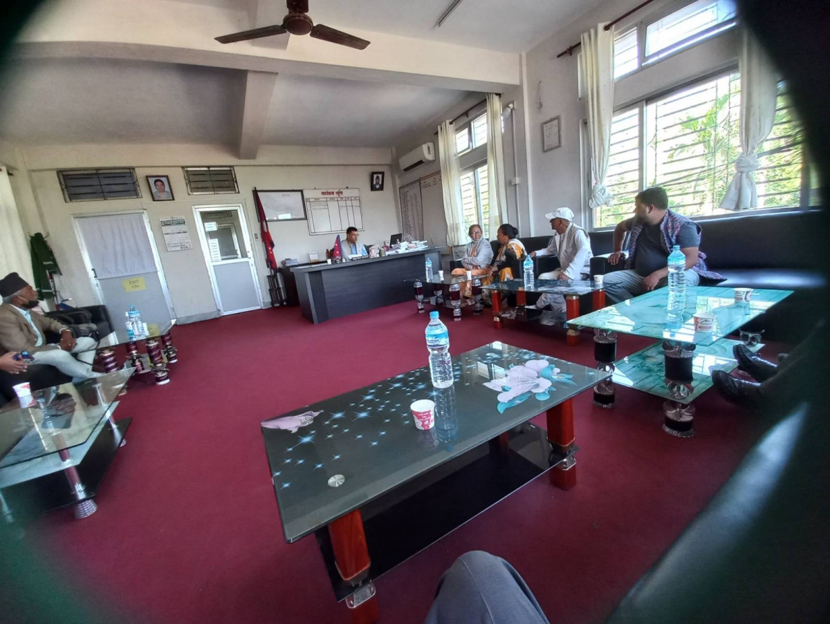 दमक क्लिन पार्क सङ्घर्ष समितिले झापाका प्रजिअलाई बुझाए ज्ञापन पत्र !