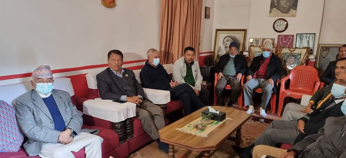 कांग्रेस संस्थापनइतर पक्षको बैठक बस्दै