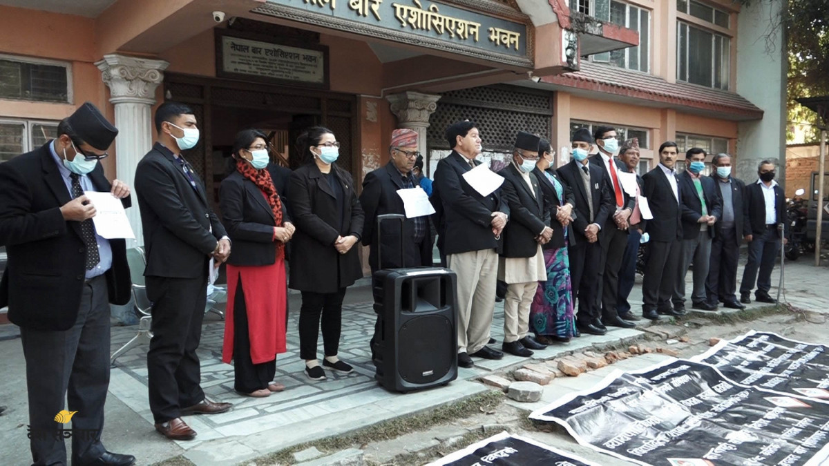 प्रधानन्यायाधीशको राजीनामा माग्दै बारको आन्दोलन जारी