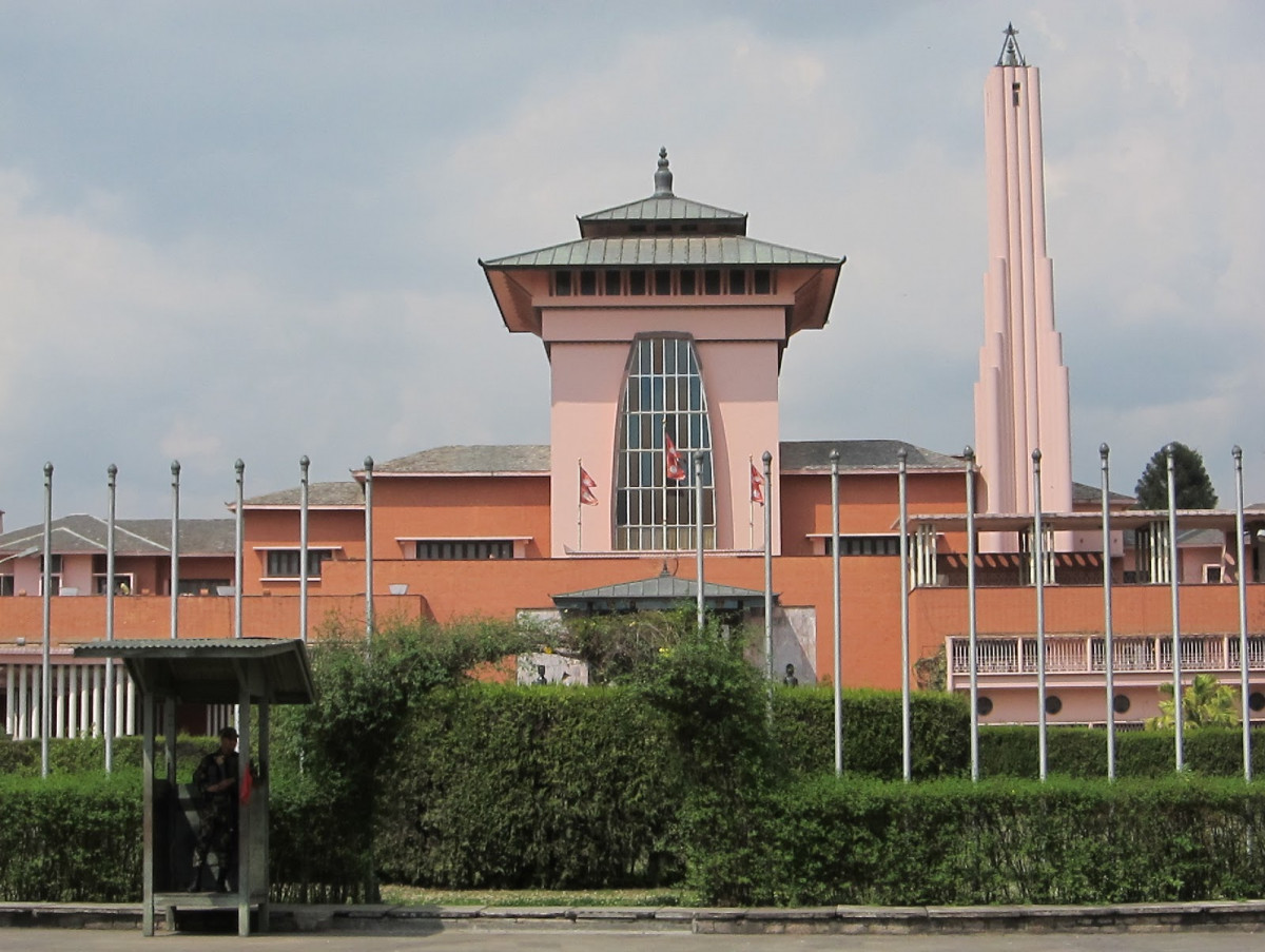 नारायणहिटीमा बस्नेबारे द्वन्द्व : मन्त्रिपरिषद्को कार्यालयलाई  पर्यटन मन्त्रालयको काउन्टर