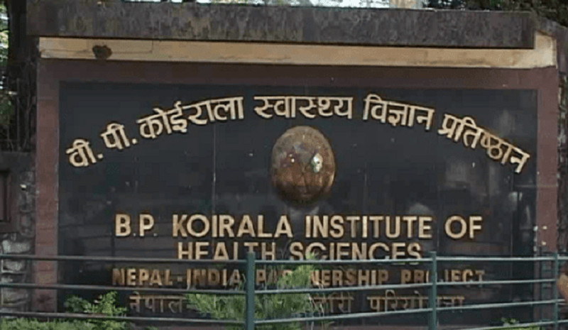 अप्रेसन थिएटरमा डाक्टरबीच झगडा