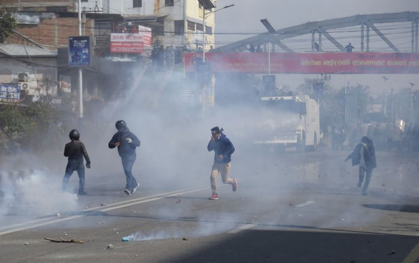 एमसीसीले रणभूमि बन्यो बानेश्वर,अखिल क्रान्तिकारीकी अध्यक्ष पञ्चा सिंहसहित दर्जन नेता घाइते (फोटोफिचर)