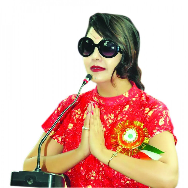 अभिनेत्री करिश्मा मानन्धर वैशाख ९ गते  एमालेमा प्रवेश  गर्दै , उनी संगै अरु को – को छन् त ?