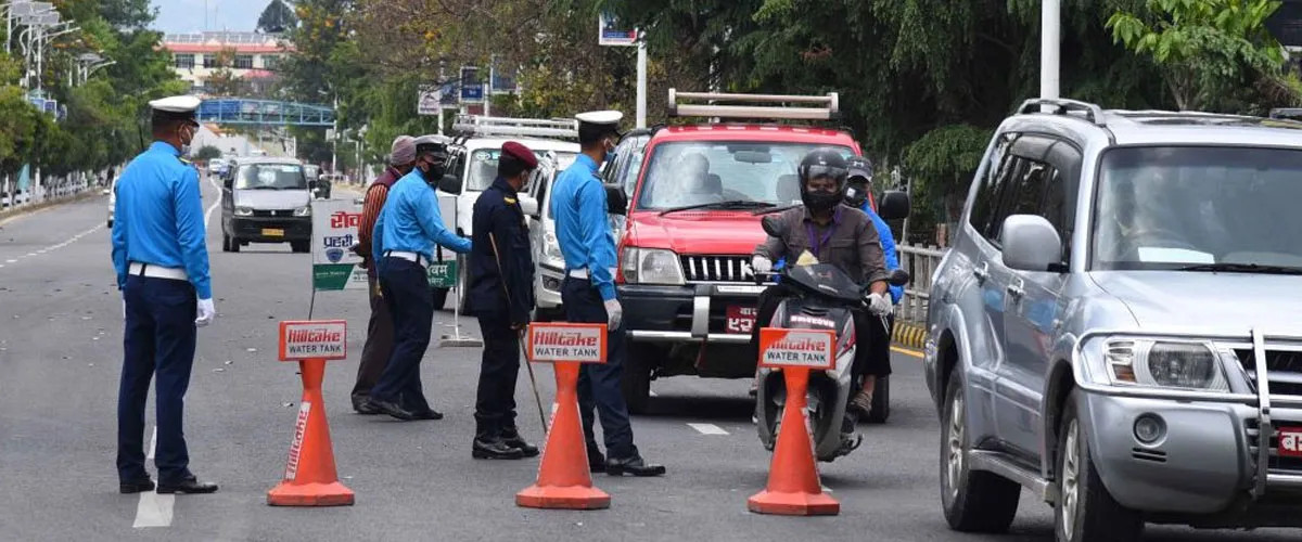उपत्यकामा चेकजाँचमा कडाइ :  १३ सय ट्राफिक परिचालन, ६८ ठाउँमा चेकिङ