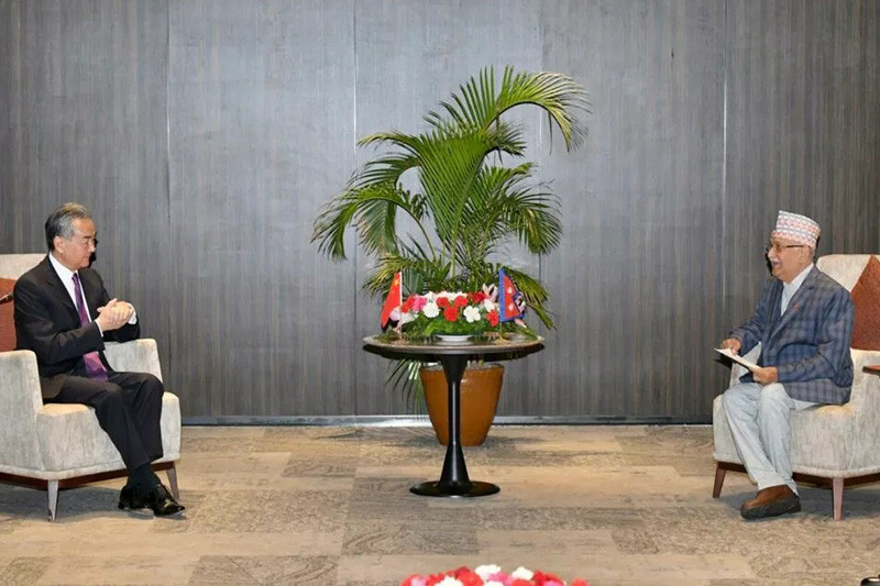 एमाले अध्यक्ष ओली र चिनियाँ विदेशमन्त्री वाङबीच भेटवार्ता,वाङ आजै स्वदेश फर्कने