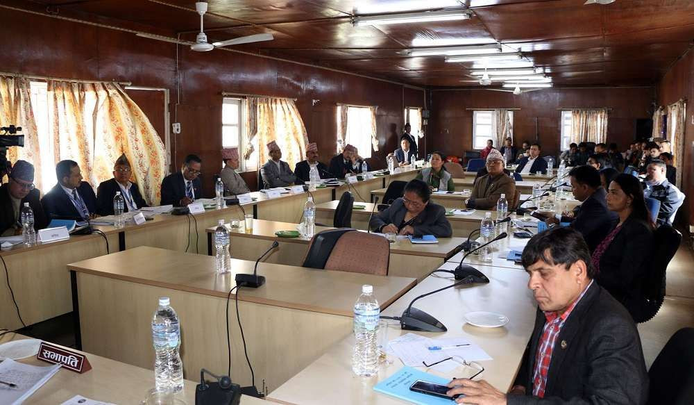 कोरम नपुगेको भन्दै अर्थ समितिको समोबारको बैठक स्थगित