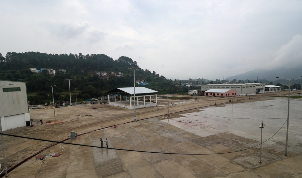 चोभारमा निर्माण गरिएको सुक्खा बन्दरगाहको प्रधानमन्त्री देउवाले आज उदघाटन गर्दै