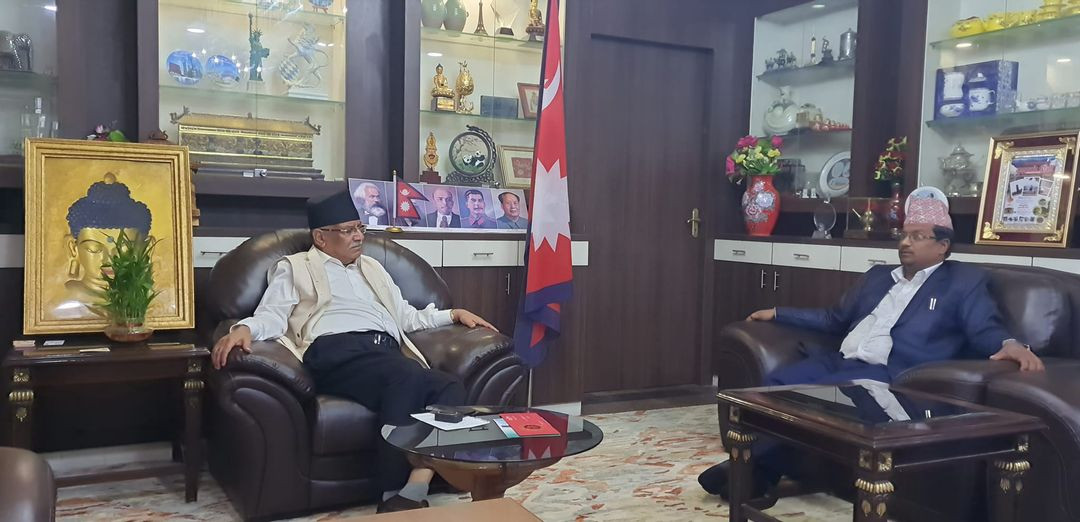 एमाले प्रवेश गरेको २४ घण्टा बित्न नपाउँदै धादिङको बेनिघाट रोराङ गाउँपालिकाका अध्यक्ष माओवादीमै फर्किए