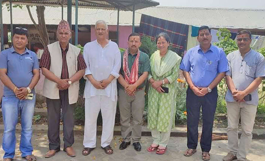 कञ्चनपुरका एकीकृत समाजवादीका उपाध्यक्ष रवीन्द्र कुँवर एमालेमा फर्किए