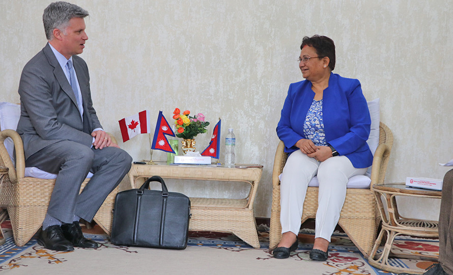 ऊर्जा मन्त्री भुसाल र नेपालका लागि क्यानाडाका नवनियुक्त राजदूत म्याकेबीच भेटवार्ता