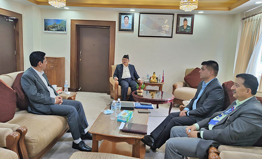 गृहमन्त्री खाण र नेकपा प्रवक्ता प्रकाण्डबीच भेटवार्ता, के–के भयो त कुराकानी ?