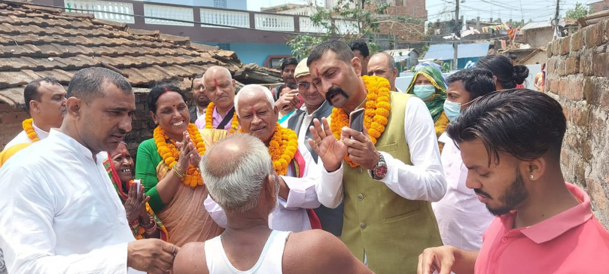 लोसपाद्वारा घरदैलो कार्यक्रम तिब्र