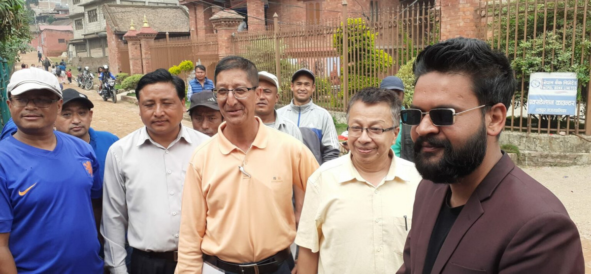 किन भक्तपुर पुुगे बालेन शाह