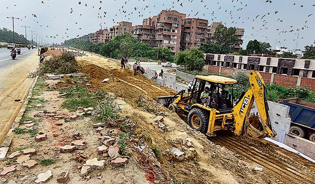 सडक विभागले वर्षायाममा पानी र बिजुलीको लागि सडक खन्न नदिने