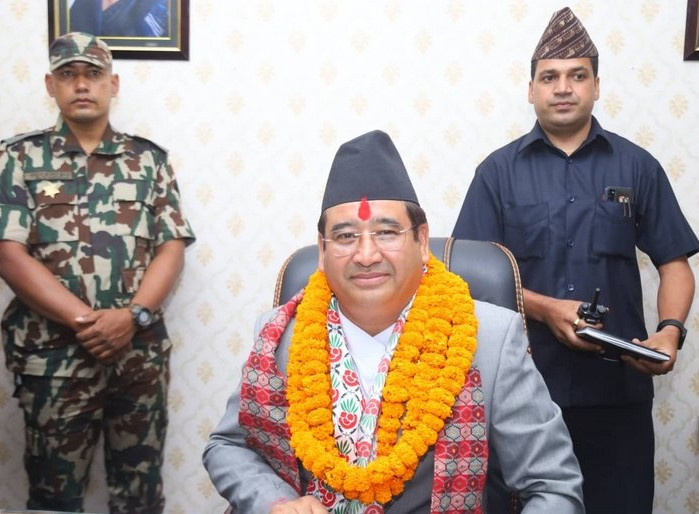 नवनियुक्त पर्यटनमन्त्री श्रेष्ठले गरे पदभार ग्रहण