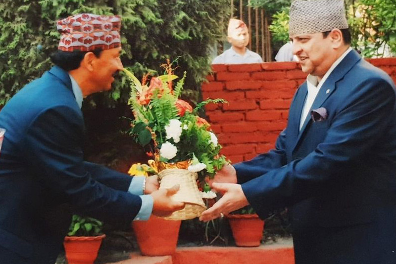 राजतन्त्रको एजेण्डा छाडेका थापाले ज्ञानेन्द्रलाई ‘राजा’ भन्दै दिए जन्मदिनको शुभकामना