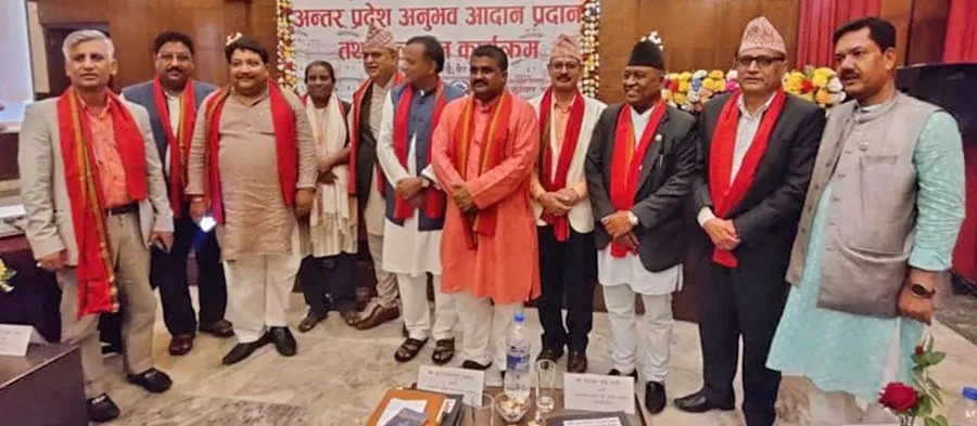 प्रदेश गृहमन्त्रीहरु प्रहरी समायोजनमा दबाव दिन काठमाडौंमा