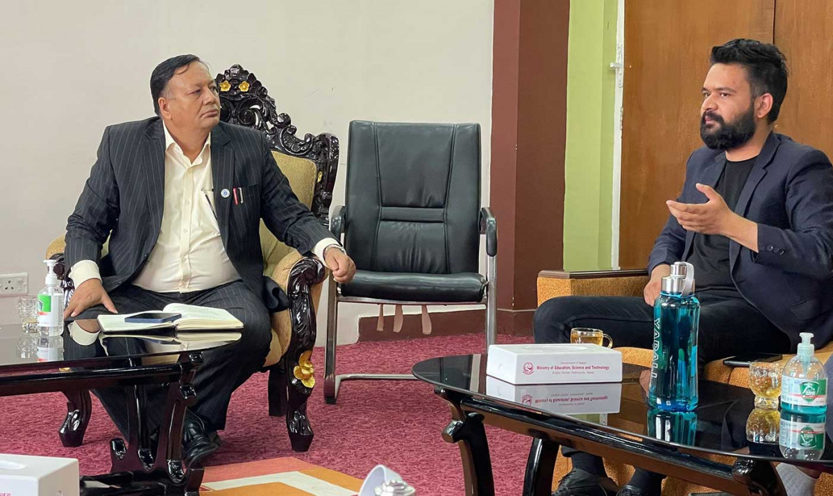 शिक्षामन्त्री देवेन्द्र पौडेलसँग मेयर बालेन्द्र शाहले मागे ५० करोड, फेरिएला त महानगरको शिक्षा?