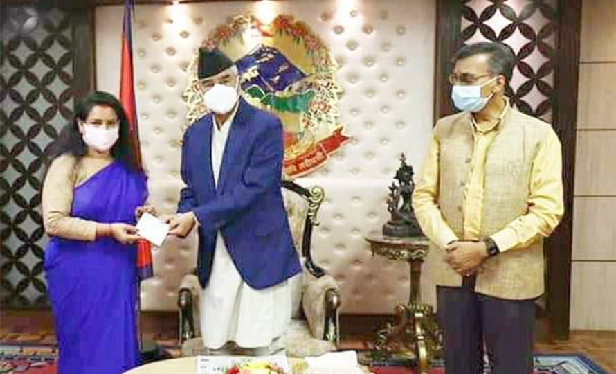 मधेसी दलमा आवद्ध रही राजनीति गर्दै आएकी वीरगञ्जकी रम्भा मिश्रा कांग्रेस प्रवेश