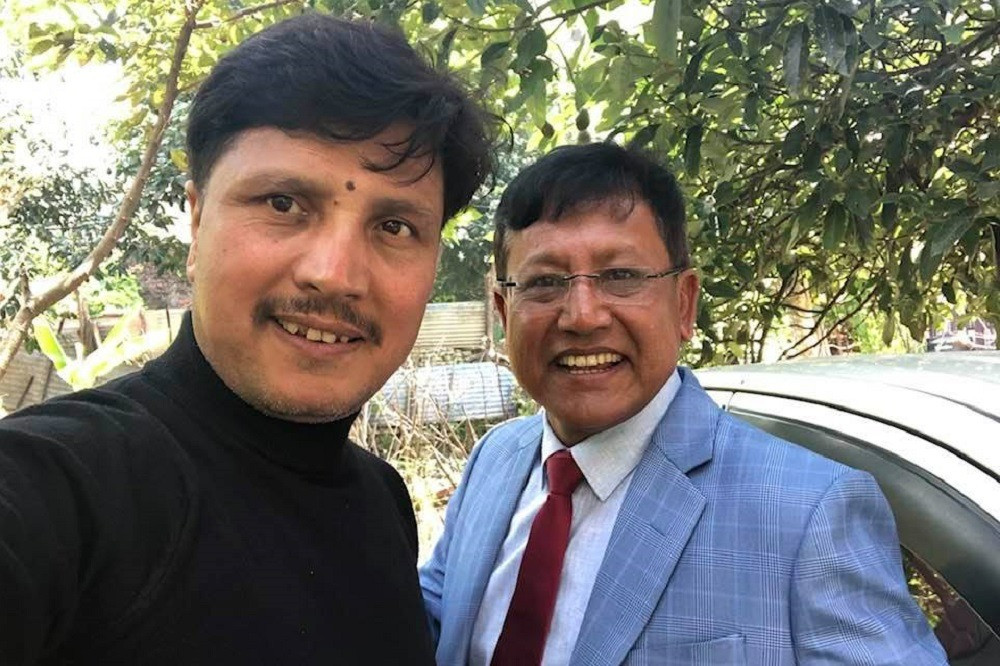 दिपक र दिनेश बीच जुहारी , दिनेशले थर्काएपछि सच्याए दिपकराजले कमेन्ट