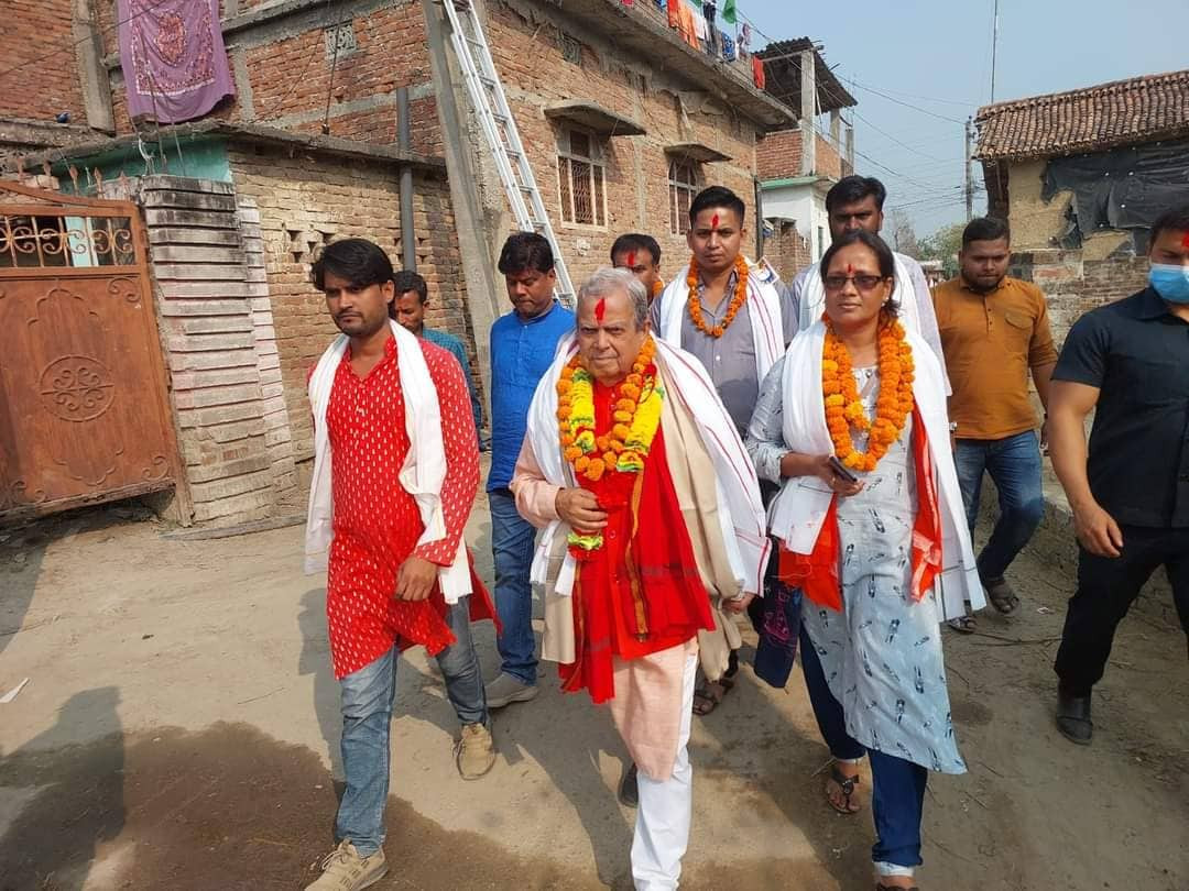 घरदैलो कार्यक्रमलाई निरन्तरता दिँदै लोसपाका महन्थ ठाकुर (तस्बिरहरु)