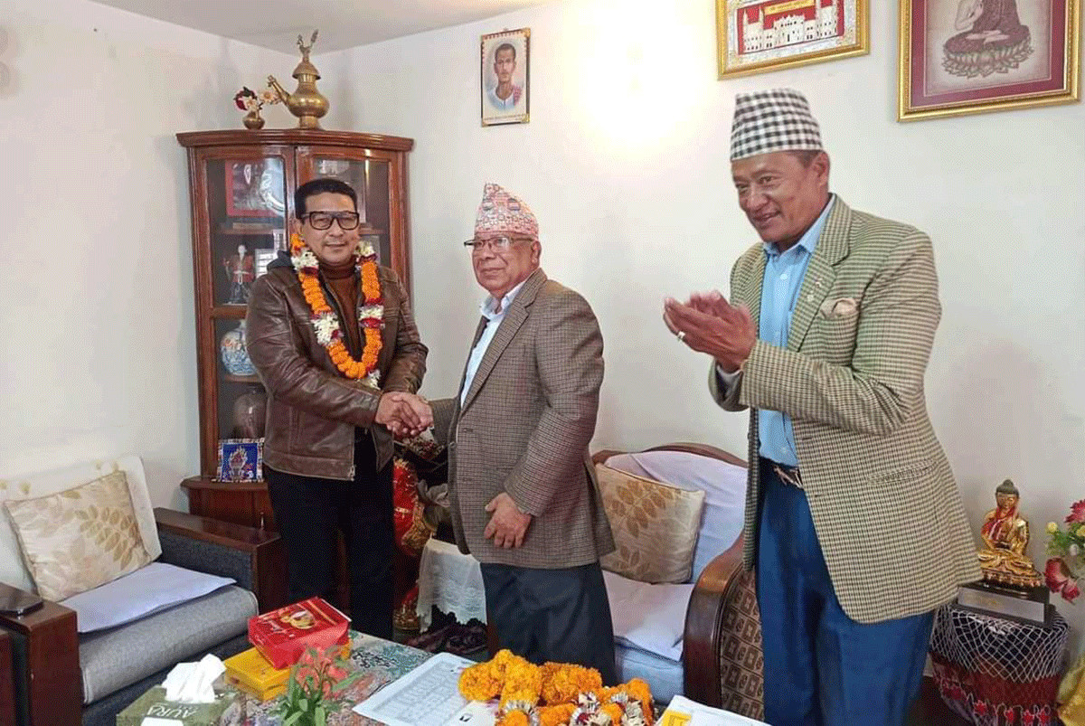 कति पार्टी फेरिरहन्छन् दीपक मनाङे ?