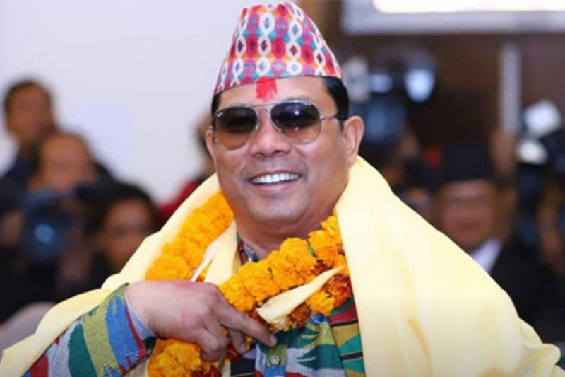 रेशम चौधरी छुट्ने हल्लाले फूलमाला बोकेर कारागार पुगे नेता कार्यकर्ता