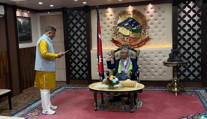 सांसदको तलब र विकाश कोष तत्काल बन्द गर्न प्रधानमन्त्रीलाई अभियानको माग