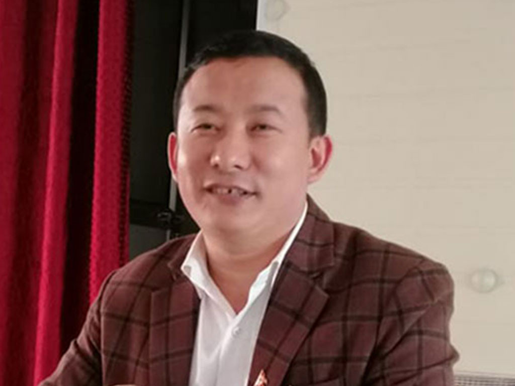 आङ्बोमाथि आक्रमण