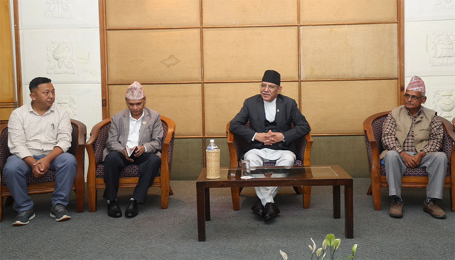 पूर्वमाओवादीबीच पार्टी एकताको तयारी हुँदैछः प्रचण्ड