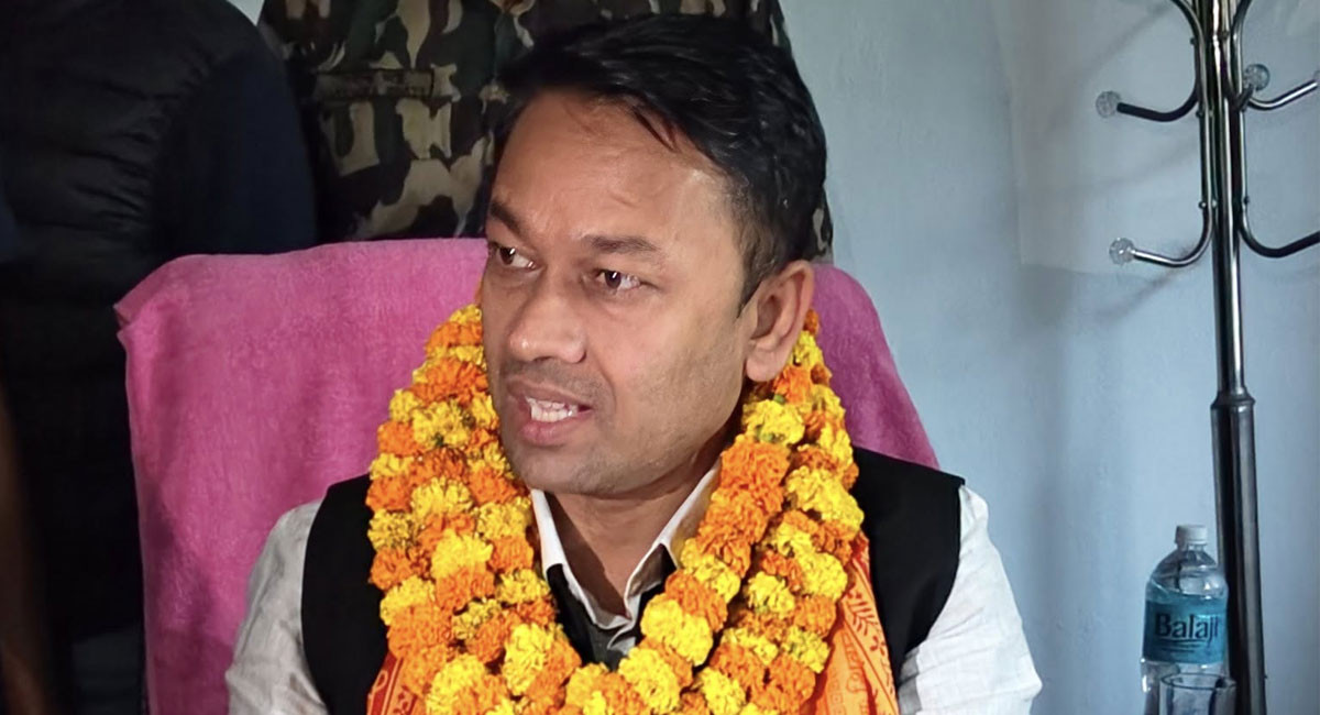 मुख्यमन्त्री सरोज कुमार यादवलाई २४ घन्टाभित्र विश्वासको मत लिन सर्वोच्चको परमादेश