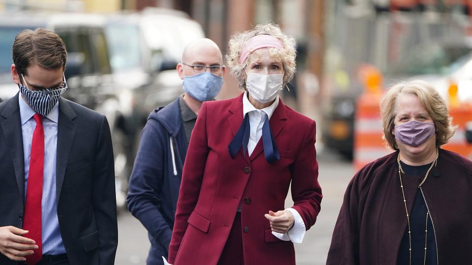 ट्रम्पमाथि लागेको बलात्कार मुद्दा अघि बढ्ने